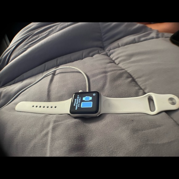 Apple watch series 3 white 38mm